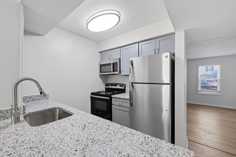 Floor plan for 2 beds, 1 bath, 900 sqft